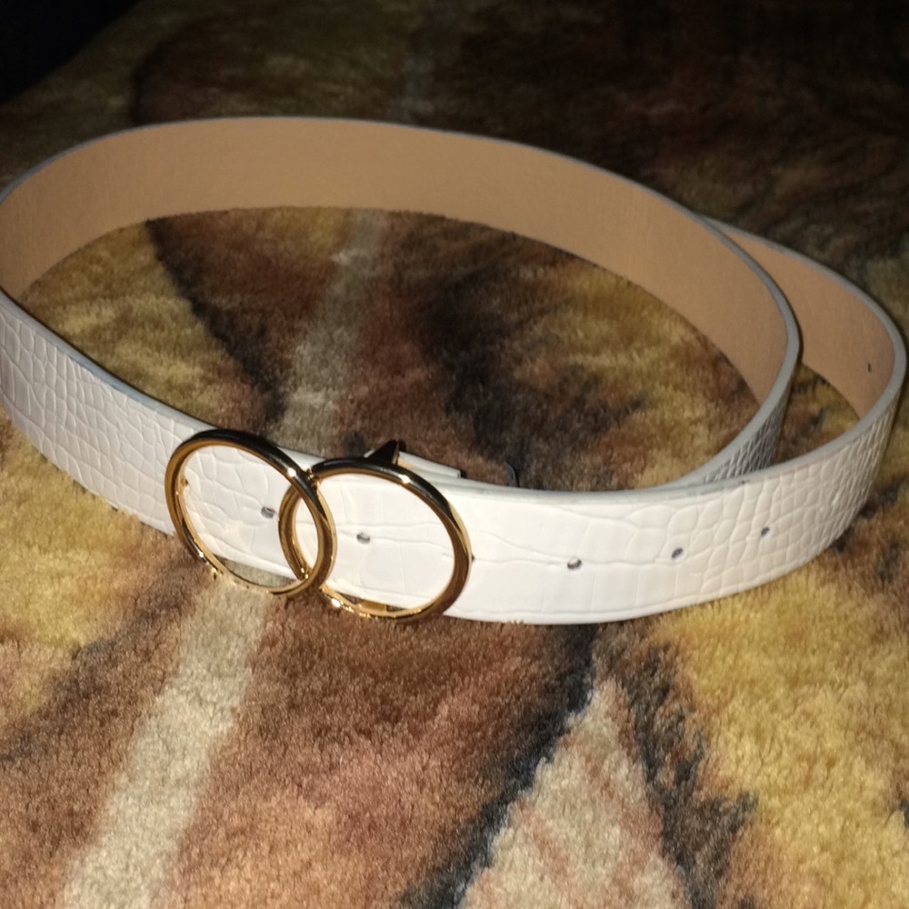 Fashion nova belt
